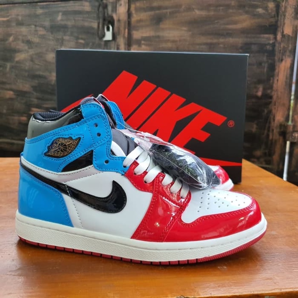 Air Jordan1 retro high og fearless - Picture 3 of 5